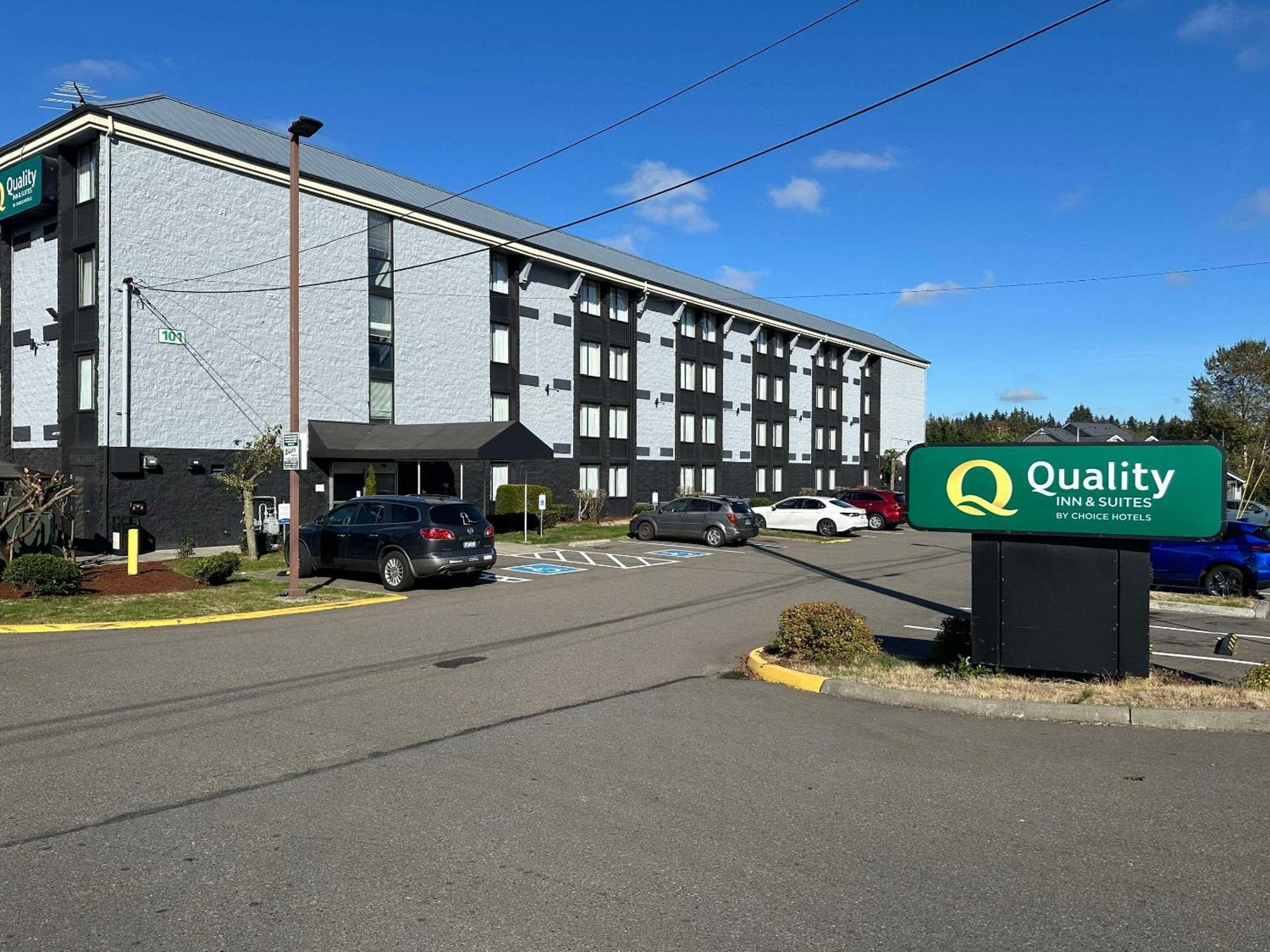 Quality Inn & Suites Евърет Екстериор снимка