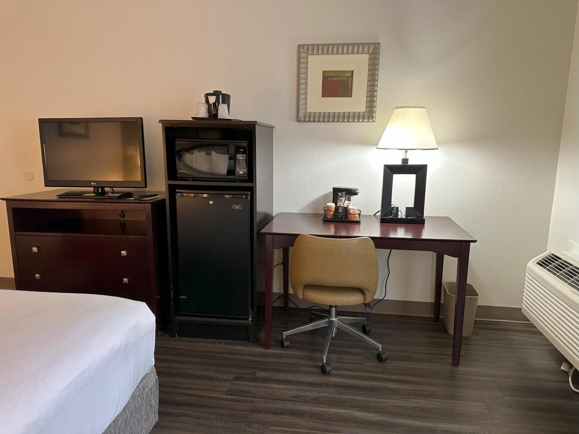 Quality Inn & Suites Евърет Екстериор снимка