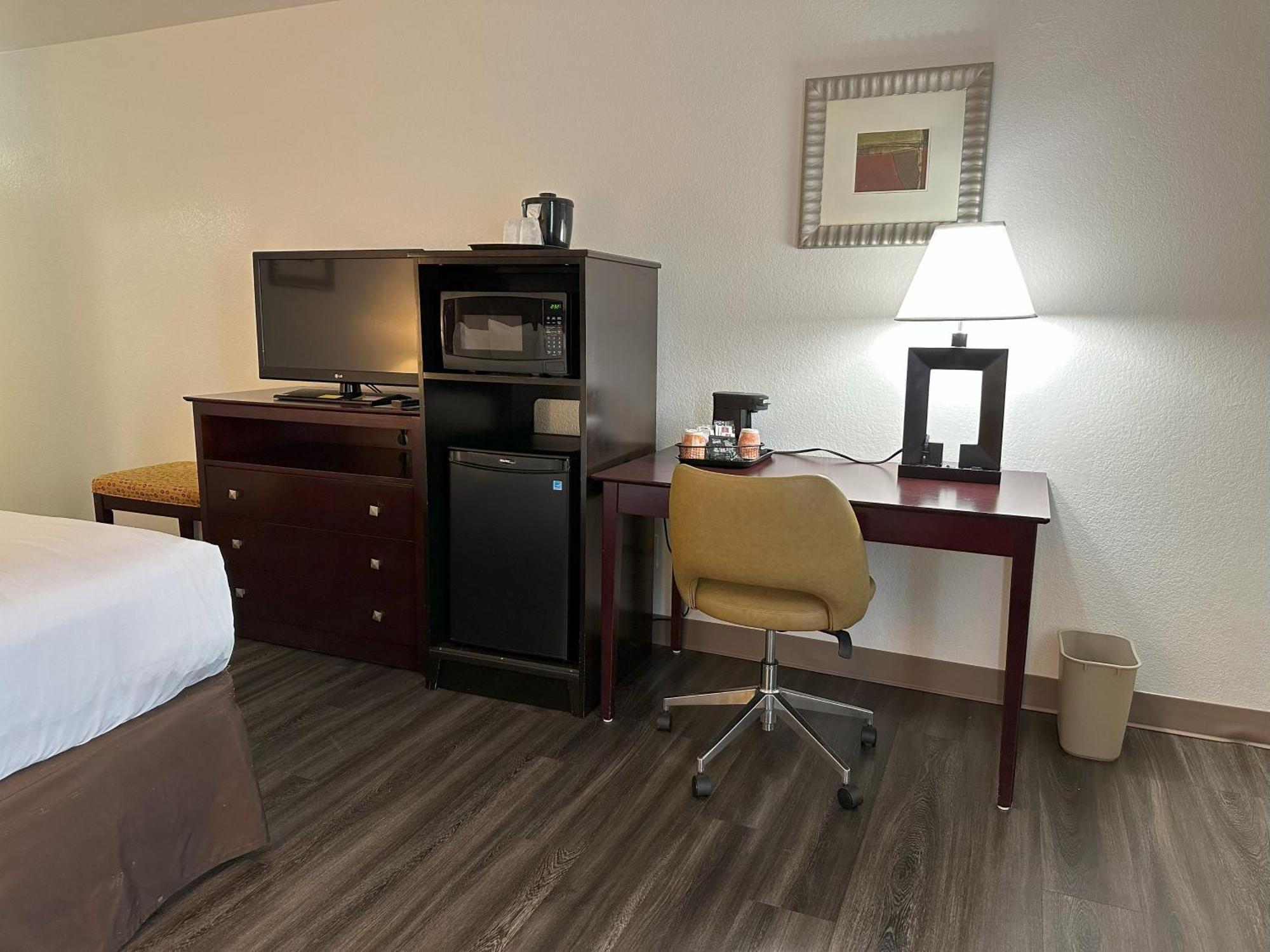 Quality Inn & Suites Евърет Екстериор снимка