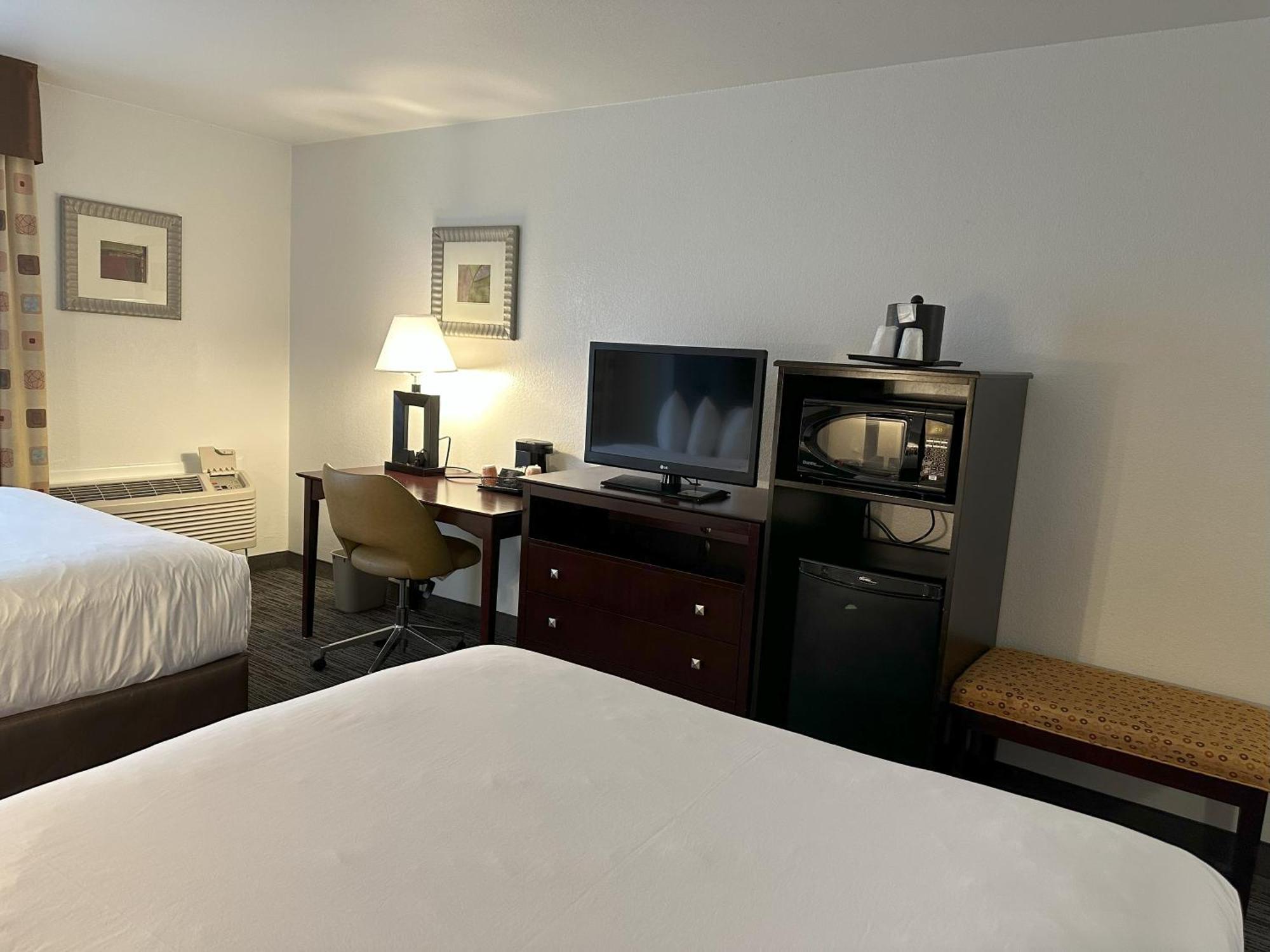 Quality Inn & Suites Евърет Екстериор снимка