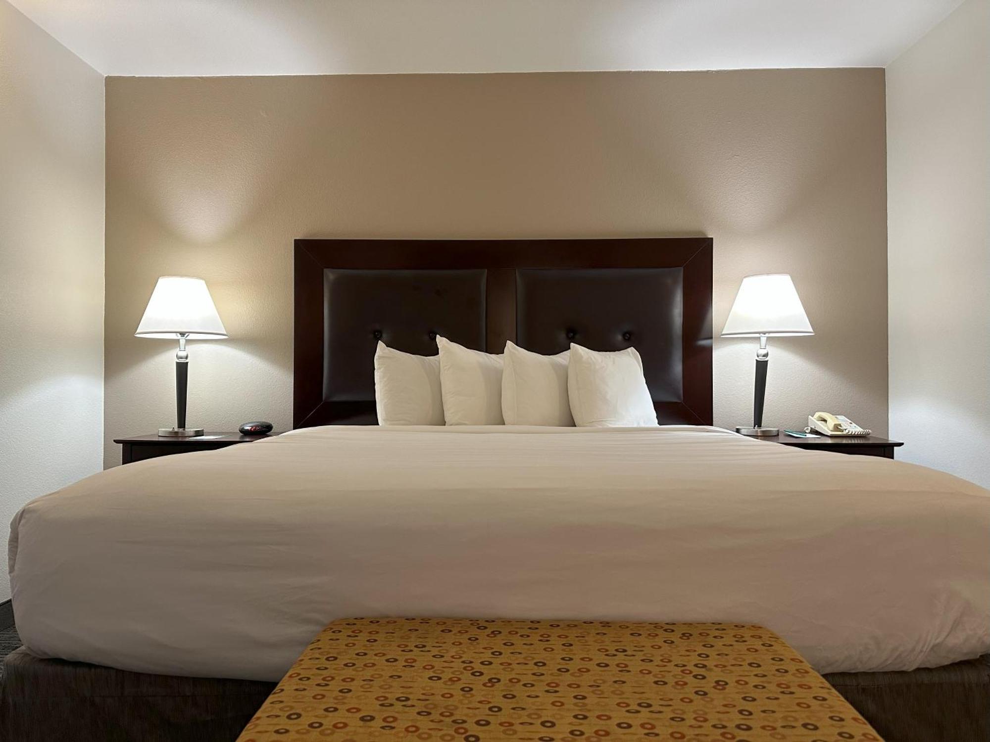 Quality Inn & Suites Евърет Екстериор снимка