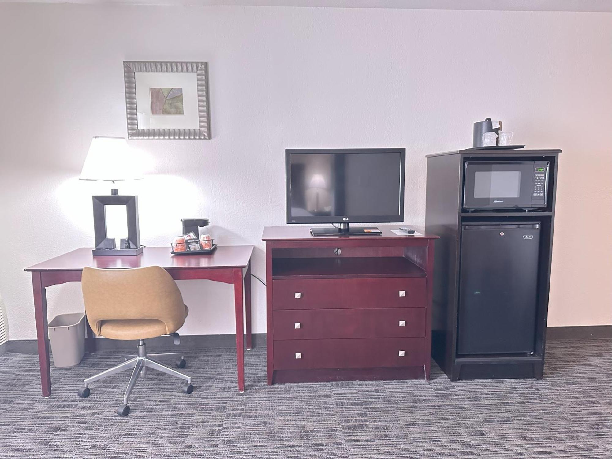 Quality Inn & Suites Евърет Екстериор снимка